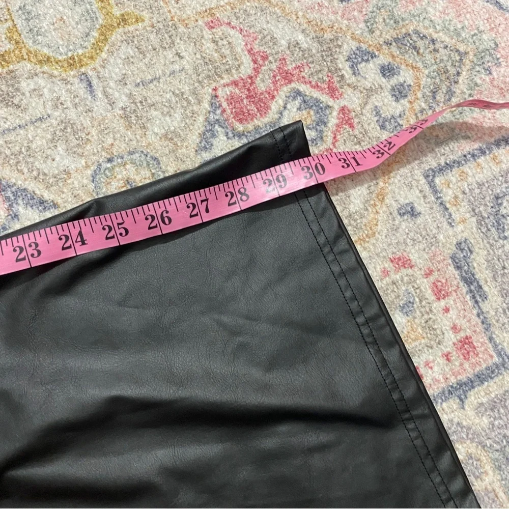 Aerie Offline Large Black‎ Wide Leg Pull on Vegan Leather Pants Elastic Waist - Picture 10 of 10